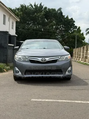 Toyota Camry XLE V6 4dr Sedan (3.5L 6cyl 6A) 2013 Gray