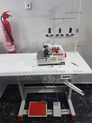 Industrial Overlock Sewing Machine