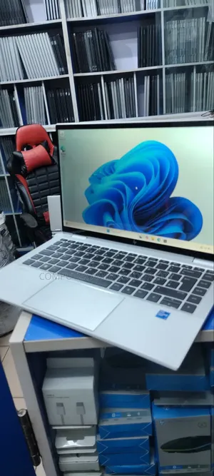 Laptop HP EliteBook 1040 G8 32GB Intel Core i3 SSD 256GB