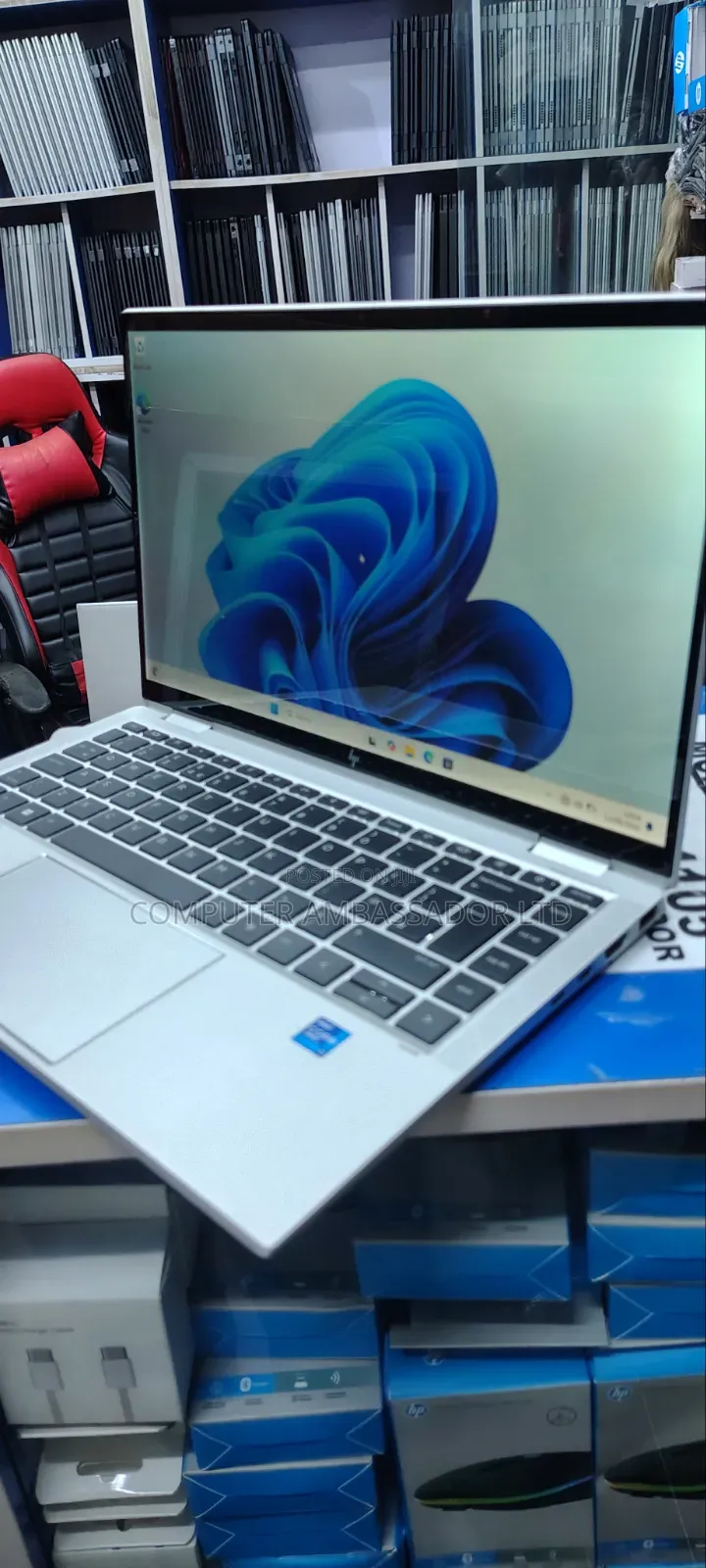 Laptop HP EliteBook 1040 G8 32GB Intel Core i3 SSD 256GB