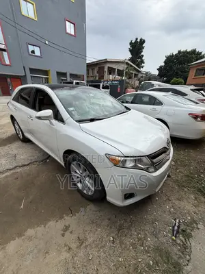 Toyota Venza XLE AWD 2013 White