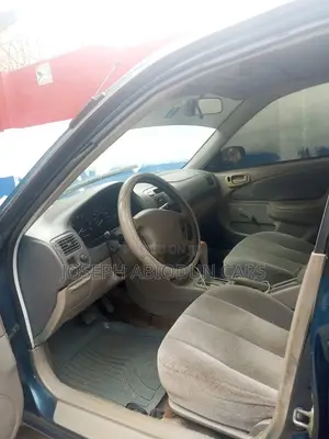 Toyota Corolla 2000 Green