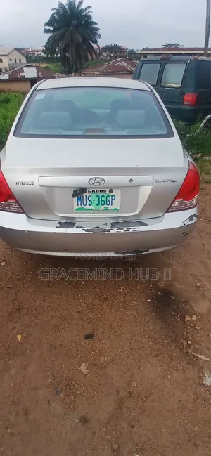 Hyundai Elantra 2004 Silver