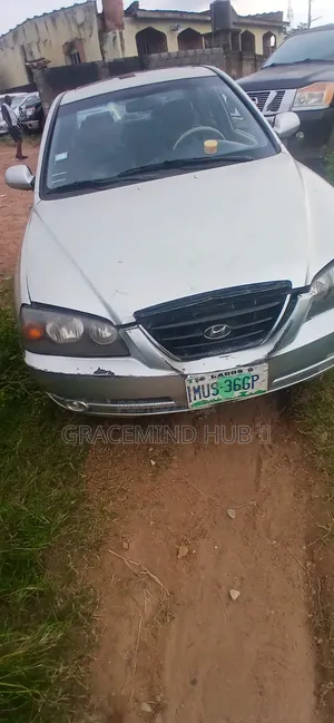 Hyundai Elantra 2004 Silver