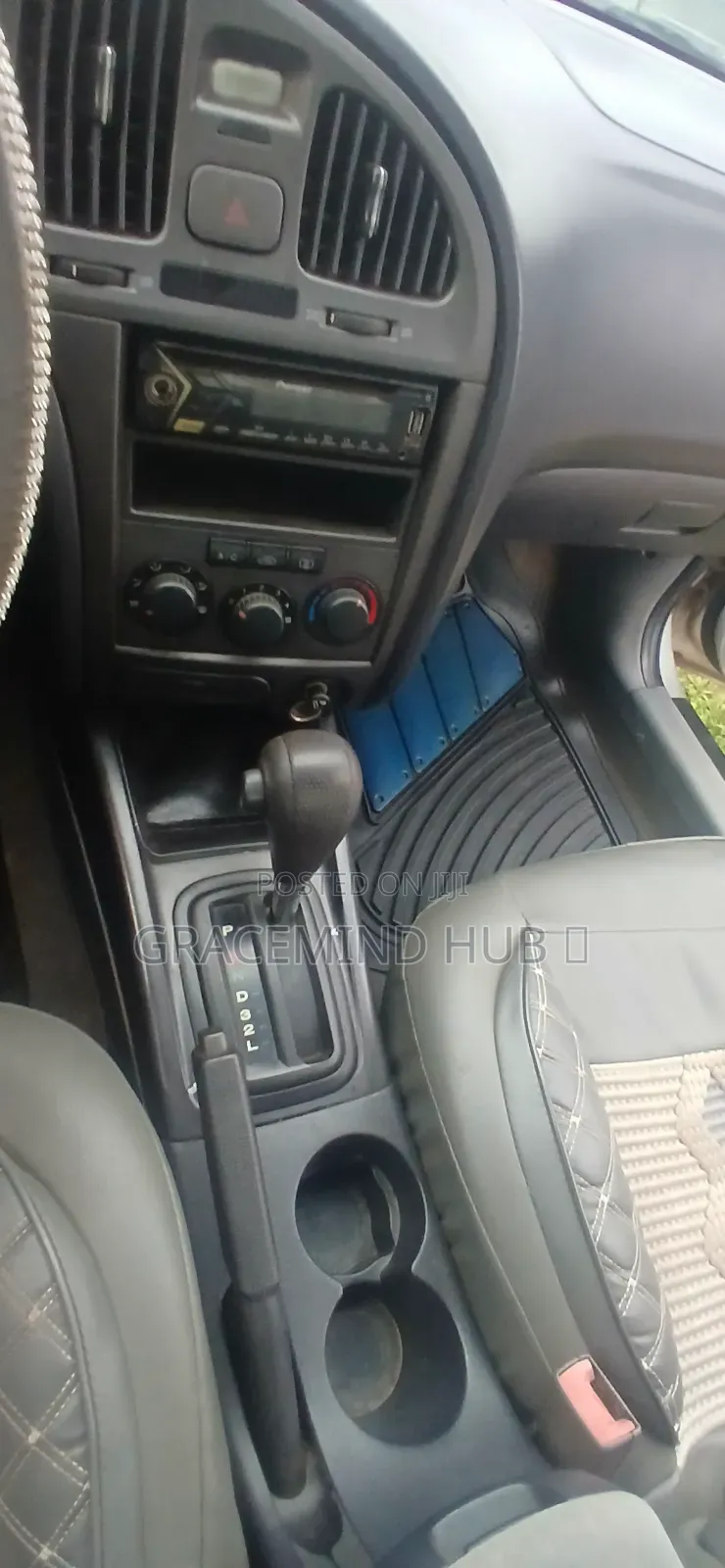Hyundai Elantra 2004 Silver