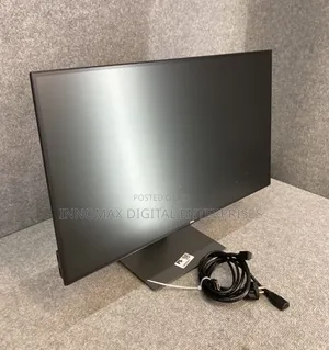 Dell UltraSharp 27-Inch QHD (2560x1440) IPS Monitor USB-C Connectivity