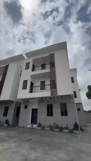 4bdrm Townhouse/Terrace in Utako for sale