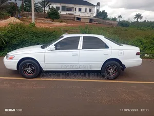 Toyota Camry LE 2022 White