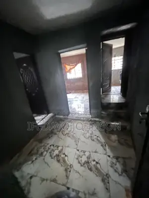 2bdrm Apartment in Ajadi, Ologuneru for rent