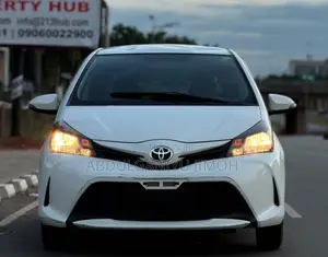 Toyota Vitz 2015 White