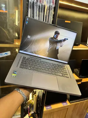 Laptop Asus ROG Zephyrus G16 32GB Intel Core i7 SSD 1T