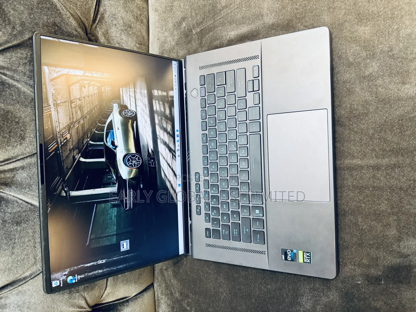 Laptop Asus ROG Zephyrus G16 32GB Intel Core i7 SSD 1T