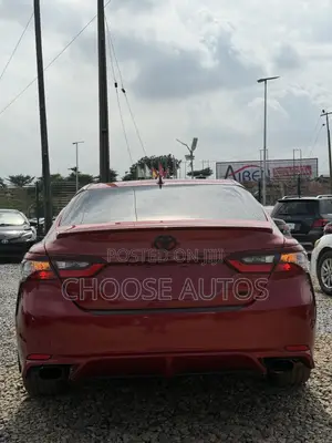 Toyota Camry SE 2022 Red