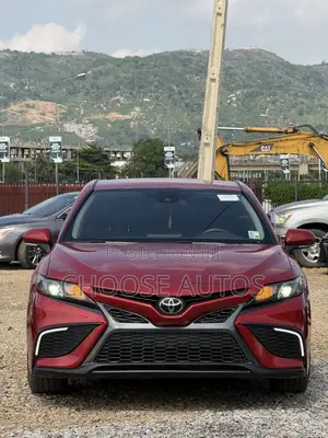 Toyota Camry SE 2022 Red