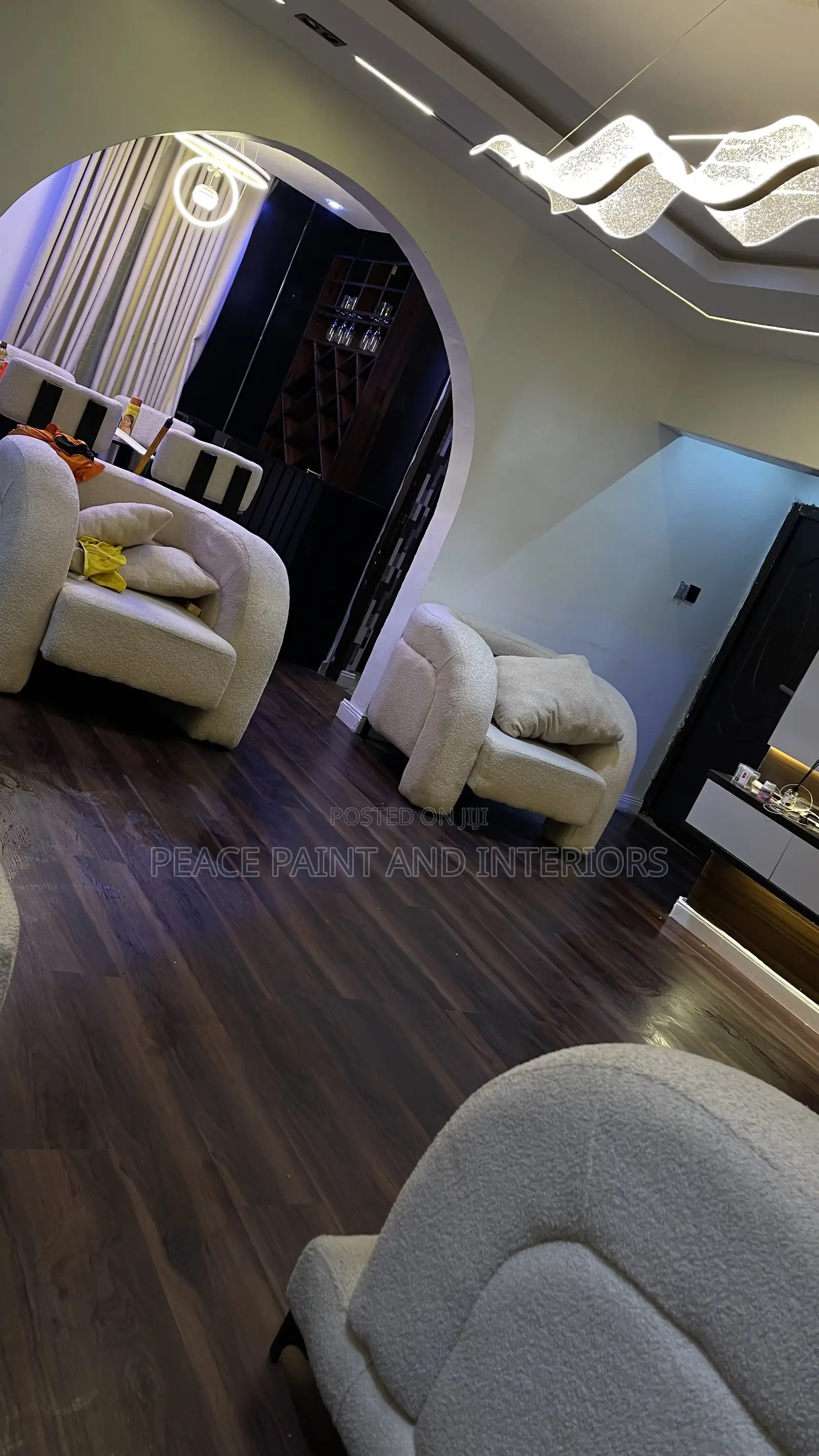 Vinyl Flooring Installer