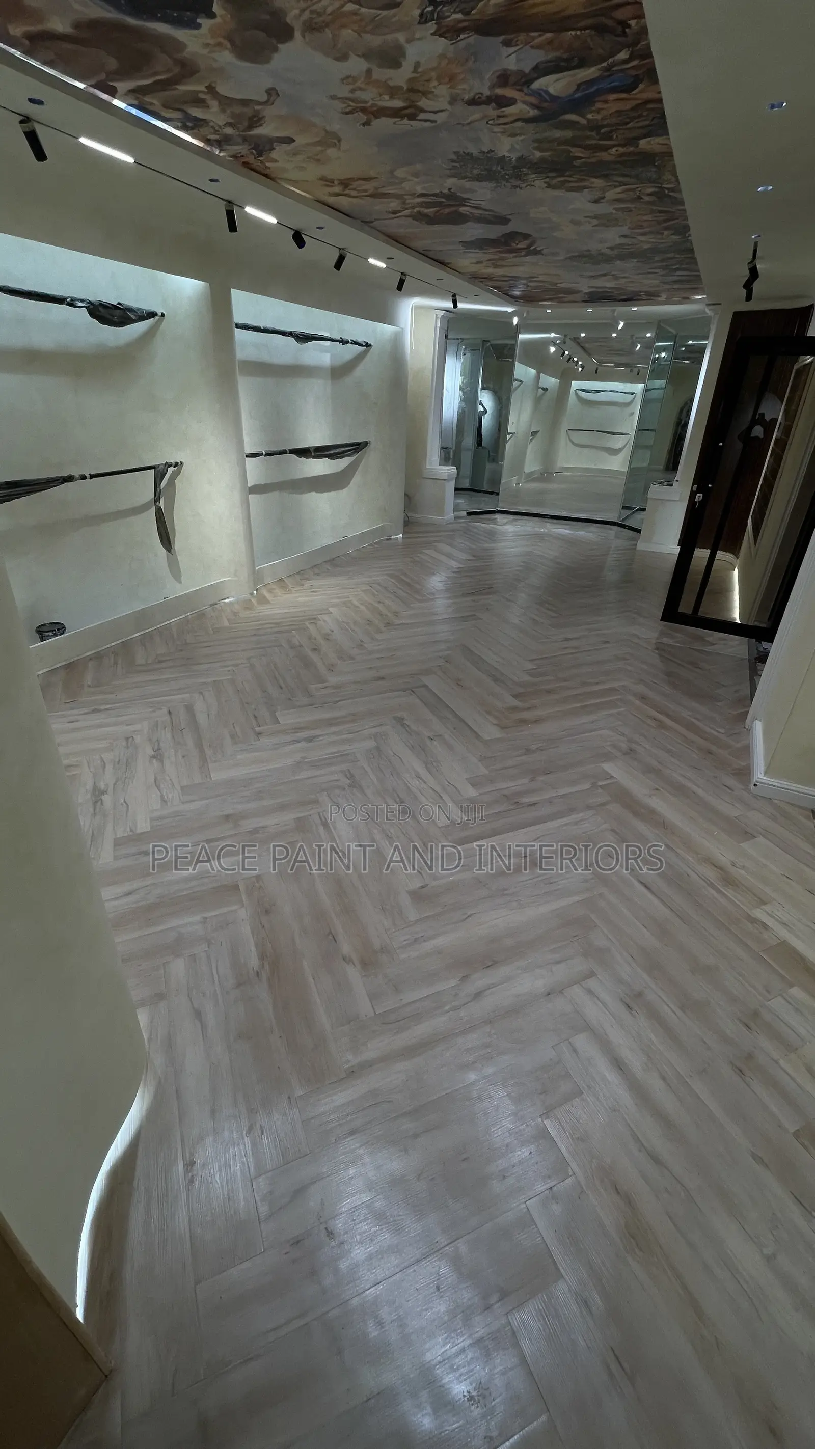 Vinyl Flooring Installer