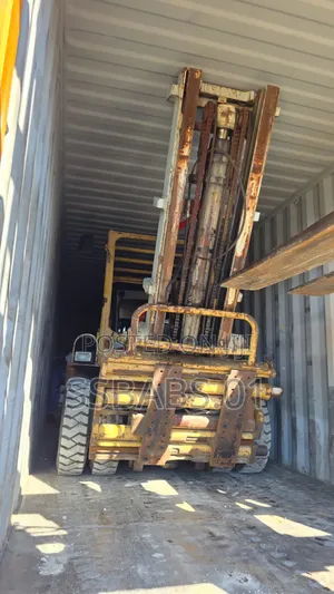 5.5 Tons Clark Foreign Used