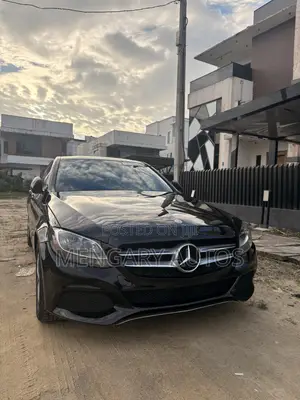 Mercedes-Benz C300 2016 Black