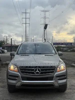 Mercedes-Benz M Class ML350 4MATIC 4dr SUV AWD (3.5L 6cyl 7A) 2014 Gray