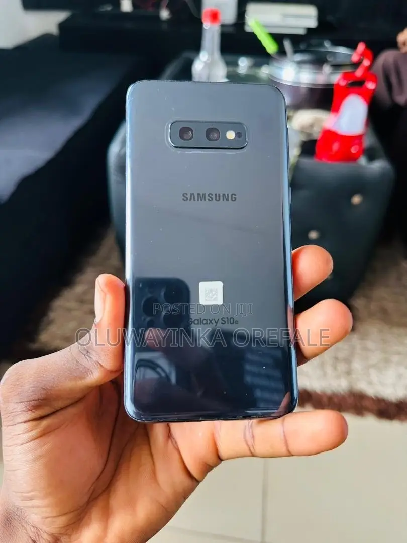 Samsung Galaxy S10e 128 GB Black
