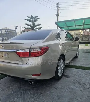 Lexus ES 2015 Gold
