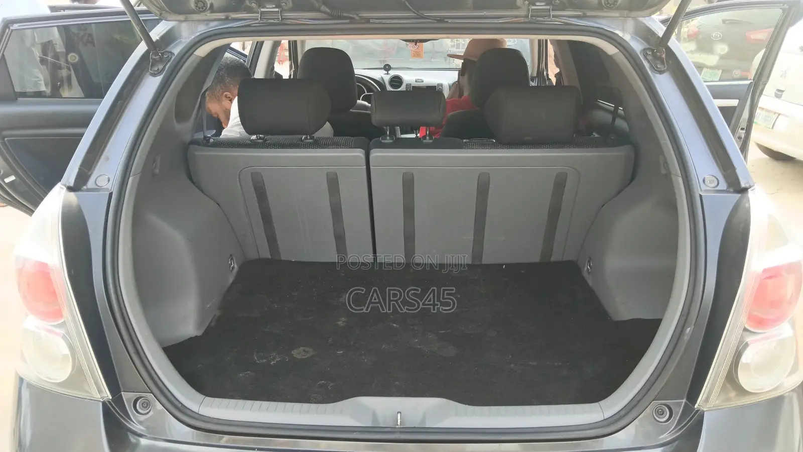 Pontiac Vibe 1.8L 2010 Gray
