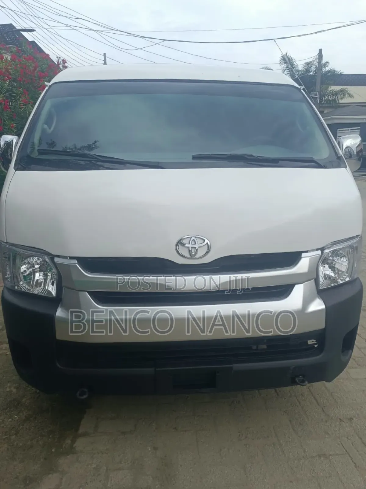 Toyota HiAce 2013 White