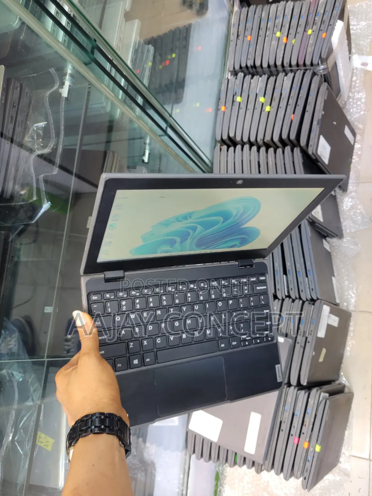Laptop Lenovo 100e 4GB Intel Celeron SSD 60GB