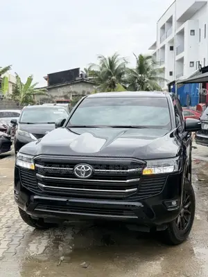 Toyota Land Cruiser 2025 Black