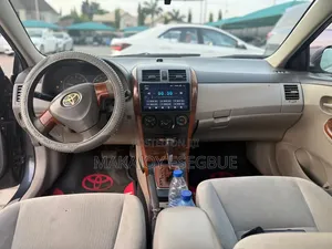 Toyota Corolla 2010 Gray