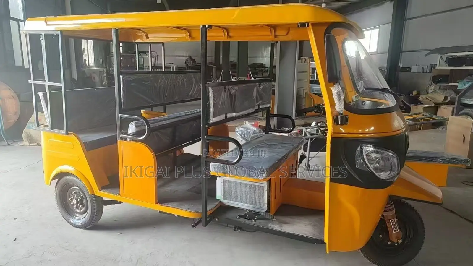 New Bus 2025 Yellow