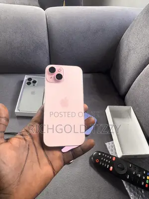 Apple iPhone 15 256 GB Pink