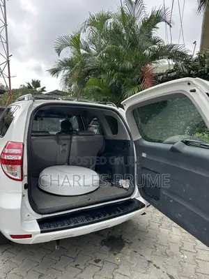 Toyota RAV4 2.5 Limited 4x4 2010 White