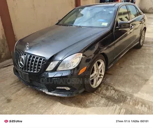 Mercedes-Benz E350 Base 4Matic Sedan AWD (3.5L 6cyl 7A) 2011 Black