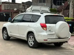 Toyota RAV4 2008 White