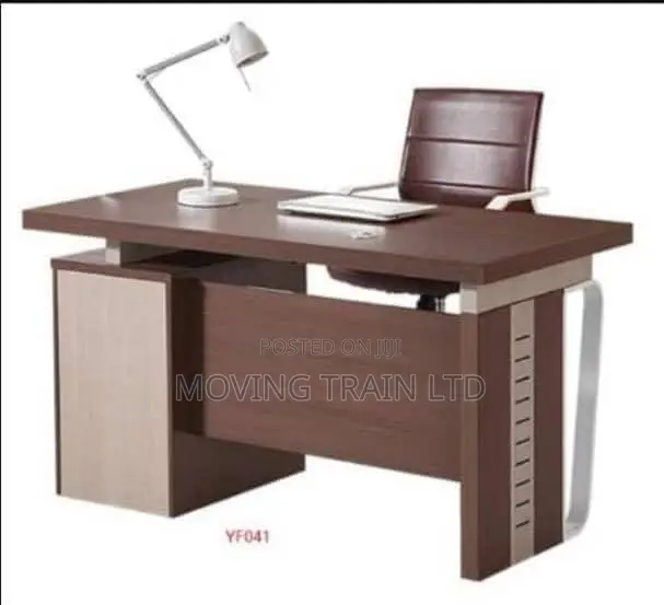 Modern 1.4 Meter Semi Office Table