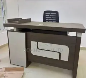Modern 1.4 Meter Semi Office Table