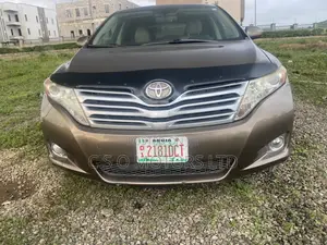 Toyota Venza Limited 2010 Gold