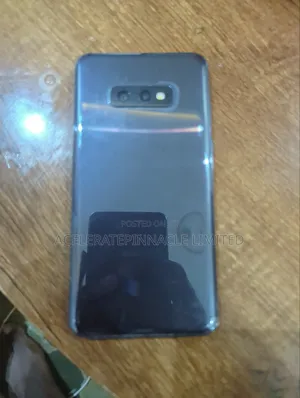 Samsung Galaxy S10e 128 GB Blue