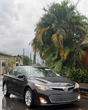 Toyota Avalon XLE Premium Sedan FWD (3.5L 6cyl 6A) 2013 Black