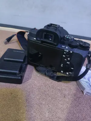 Sony A7ii With 1.8/50mm E-Mount Lense