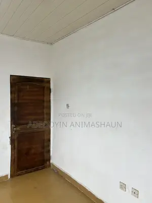 1bdrm Shared Apartment in Jide Elias, Akala Express for rent
