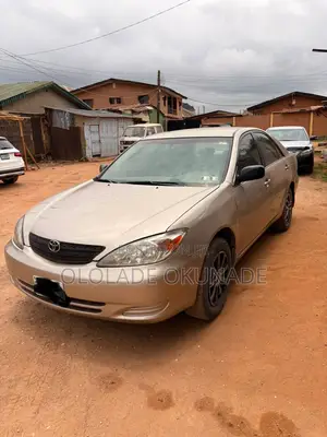 Toyota Camry 2004 Gold