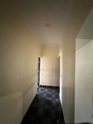 3bdrm Block of Flats in 64Crescent, Gwarinpa for rent