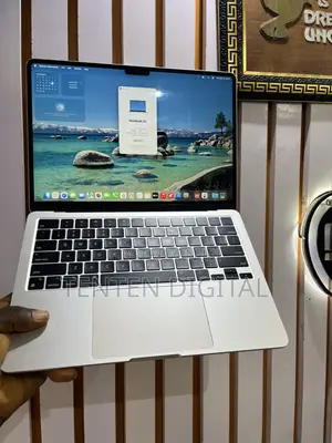 Laptop Apple MacBook Air 2022 M2 8GB Apple M2 SSD 256GB