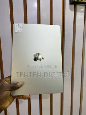 Laptop Apple MacBook Air 2022 M2 8GB Apple M2 SSD 256GB
