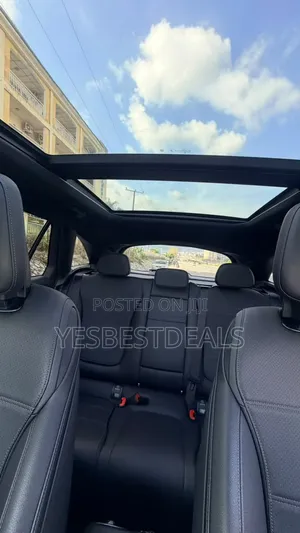 New Mercedes-Benz GLC-Class GLC 300 2025 White