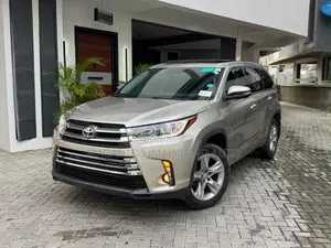Toyota Highlander Limited Platinum 4dr SUV AWD (3.5L 6cyl 6A) 2014 Gold