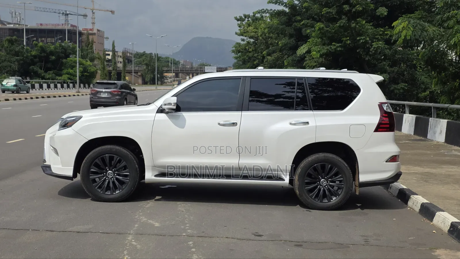 Lexus GX 460 AWD 2022 White