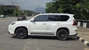 Lexus GX 460 AWD 2022 White